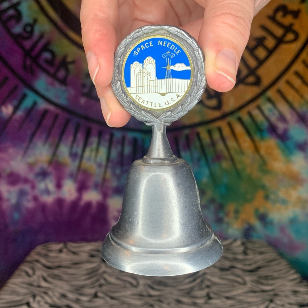 Vintage 1970 Worlds Fair Metal Souvenir Collectible Bell Space Needle Seattle WA